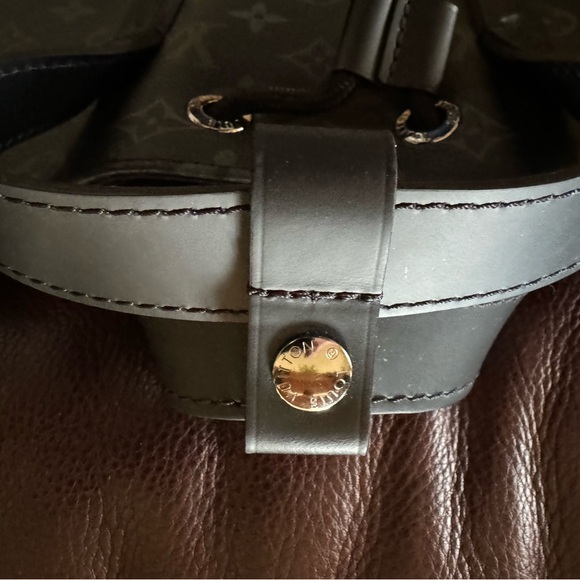 Authentic Louis Vuitton Explorer Duffel Backpack - Picture 13 of 16